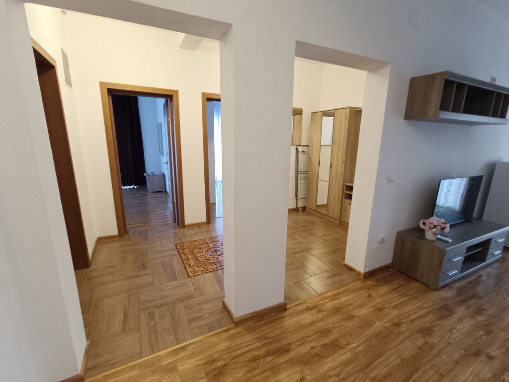 Комплекс с апартаментами и домиком в сосновом бору в 200м от моря