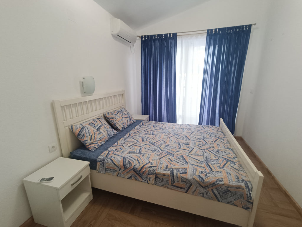 Комплекс с апартаментами и домиком в сосновом бору в 200м от моря