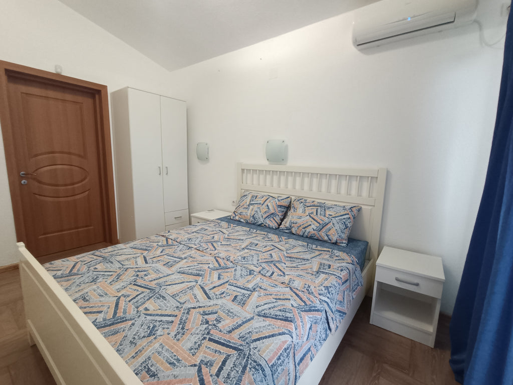 Комплекс с апартаментами и домиком в сосновом бору в 200м от моря