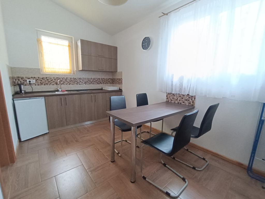 Комплекс с апартаментами и домиком в сосновом бору в 200м от моря