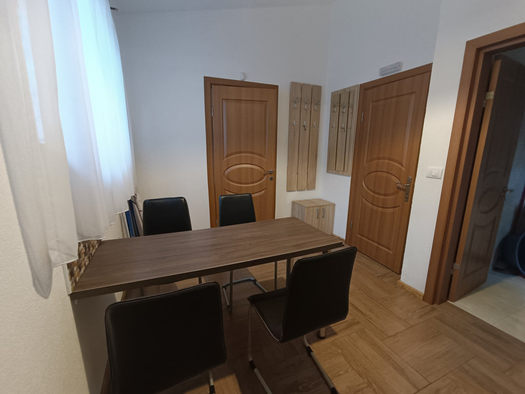 Комплекс с апартаментами и домиком в сосновом бору в 200м от моря