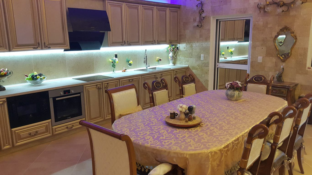 Новый меблированный дом с бассейном в местечке Ратац