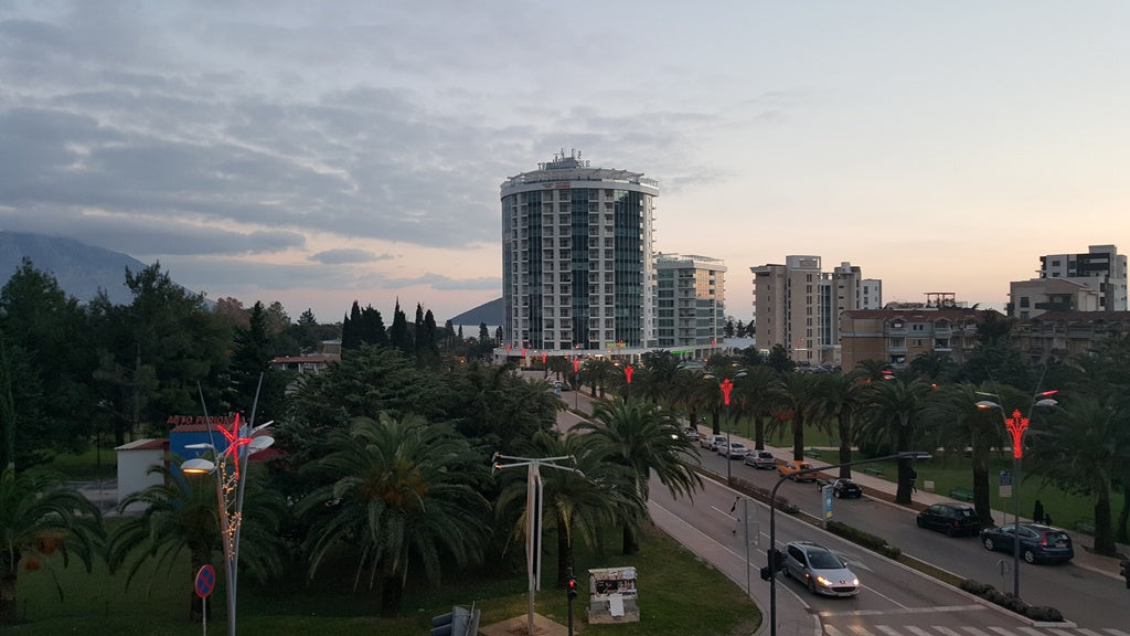 Новые апартаменты в центре г.Будва