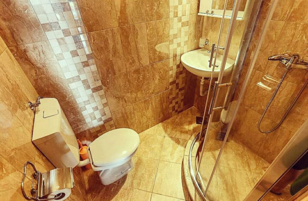 Дом с апартаментами у моря, г.Игало