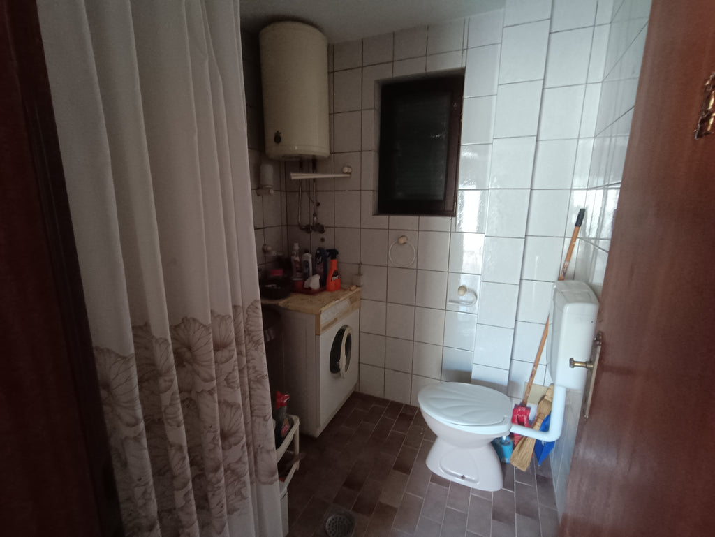 Дом с 3 апартаментами в г.Бар, Шушань