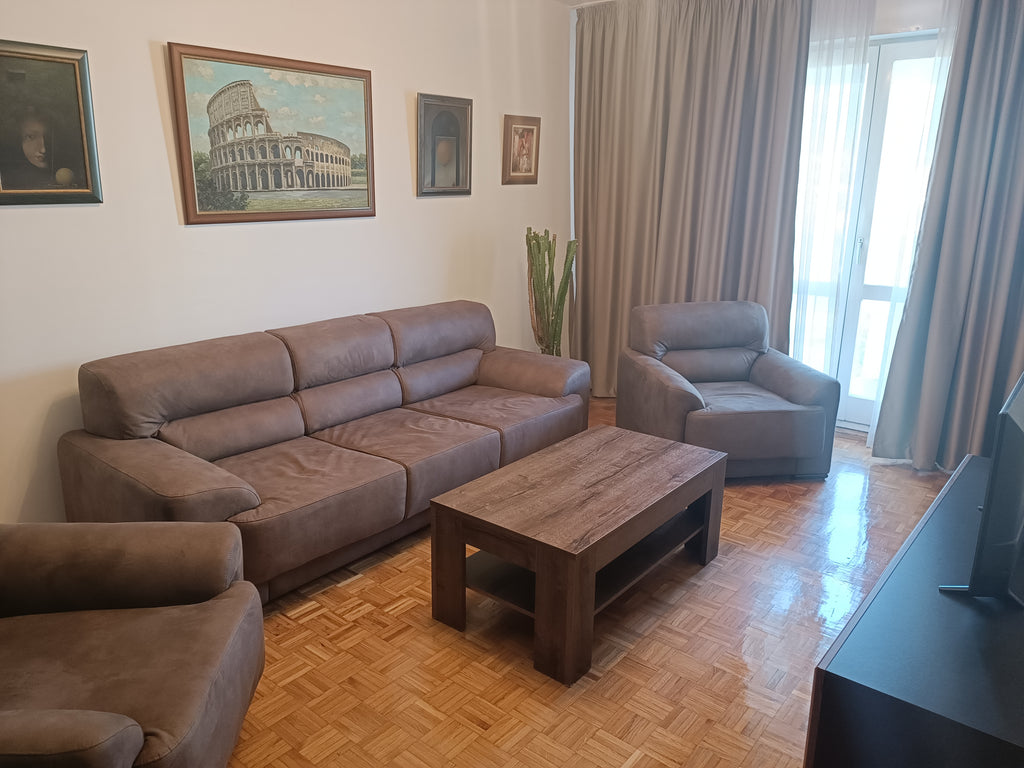 Квартира с 2 спальнями в центре г.Бар