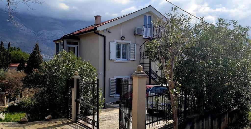 Дом с бассейном, сауной и центральным отоплением в г.Сутоморе