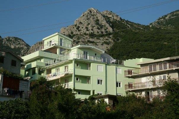 Отель с рестораном в Сутоморе