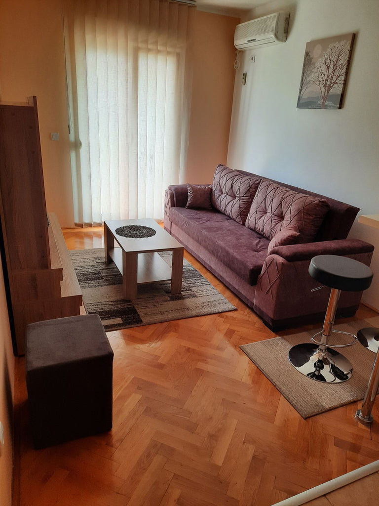 Квартира-студия в новом доме в центре г.Бар