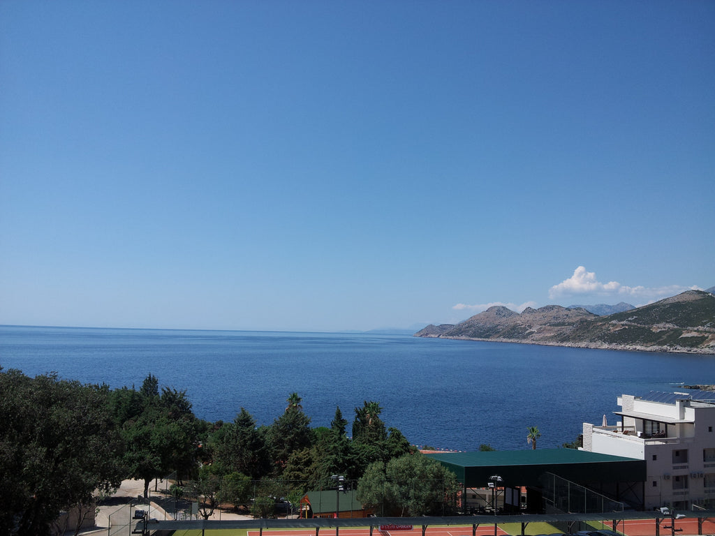 Апартамент-студия в новом жилом комплексе в курортном посёлке Добра Вода. Вторая линия!