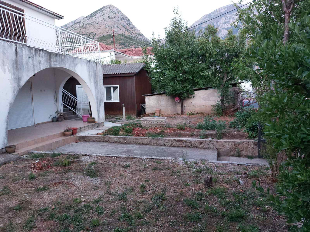 Дом в Старом Баре