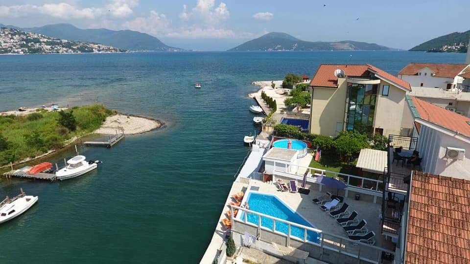 Дом с апартаментами у моря, г.Игало
