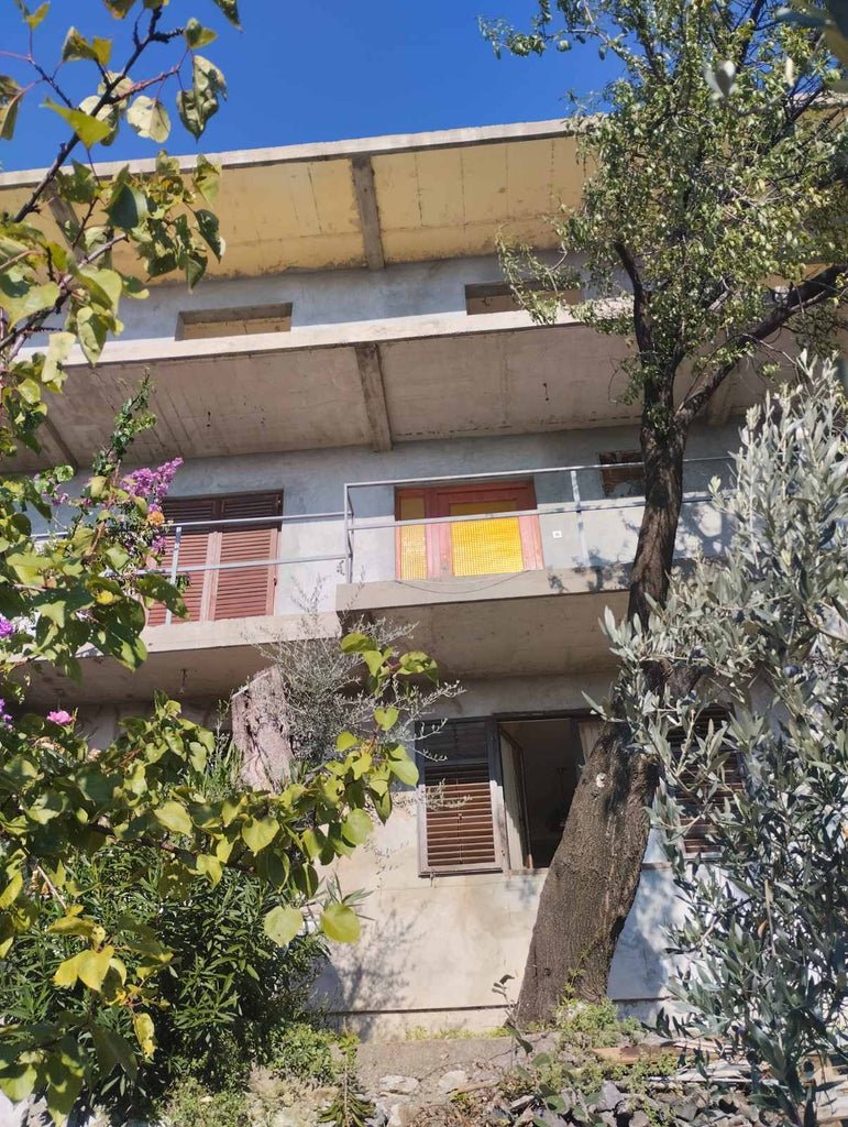 Дом с видом на море в г.Бар, Шушань