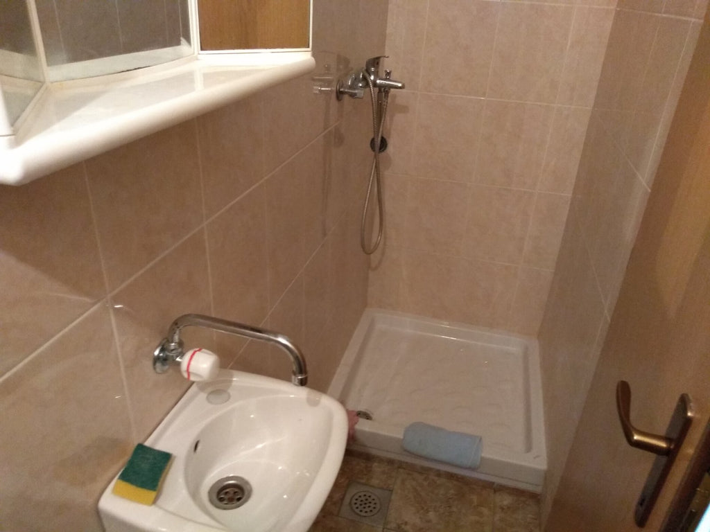 Дом с 5 апартаментами в г.Бар