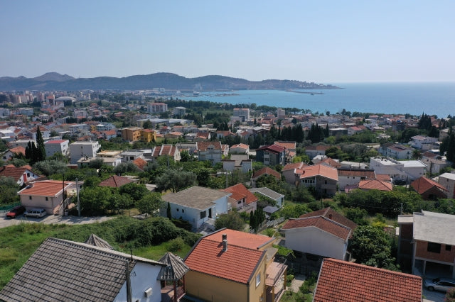 Двухэтажный дом с видом на море в г.Бар, Шушань