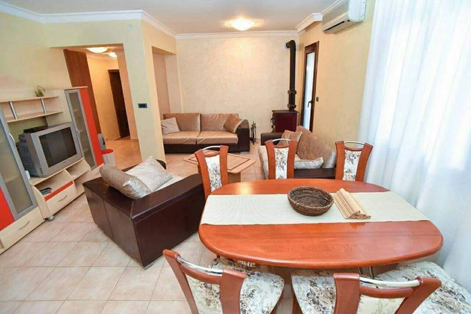 Квартира с 2 спальнями в центре г.Будва. Цена снижена, 75000 евро!