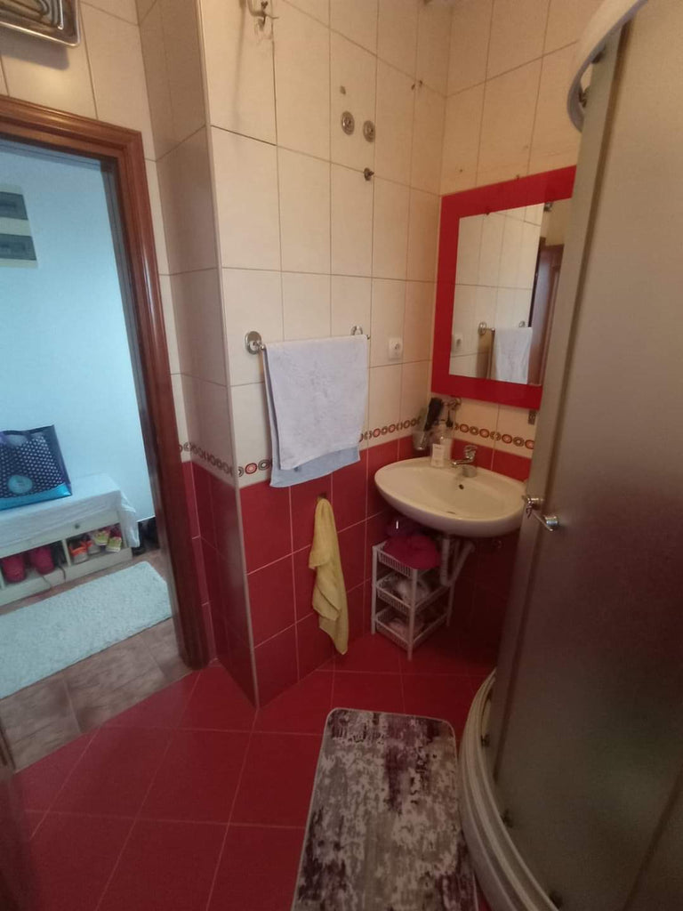 2х-этажный дом в пригороде г.Бар