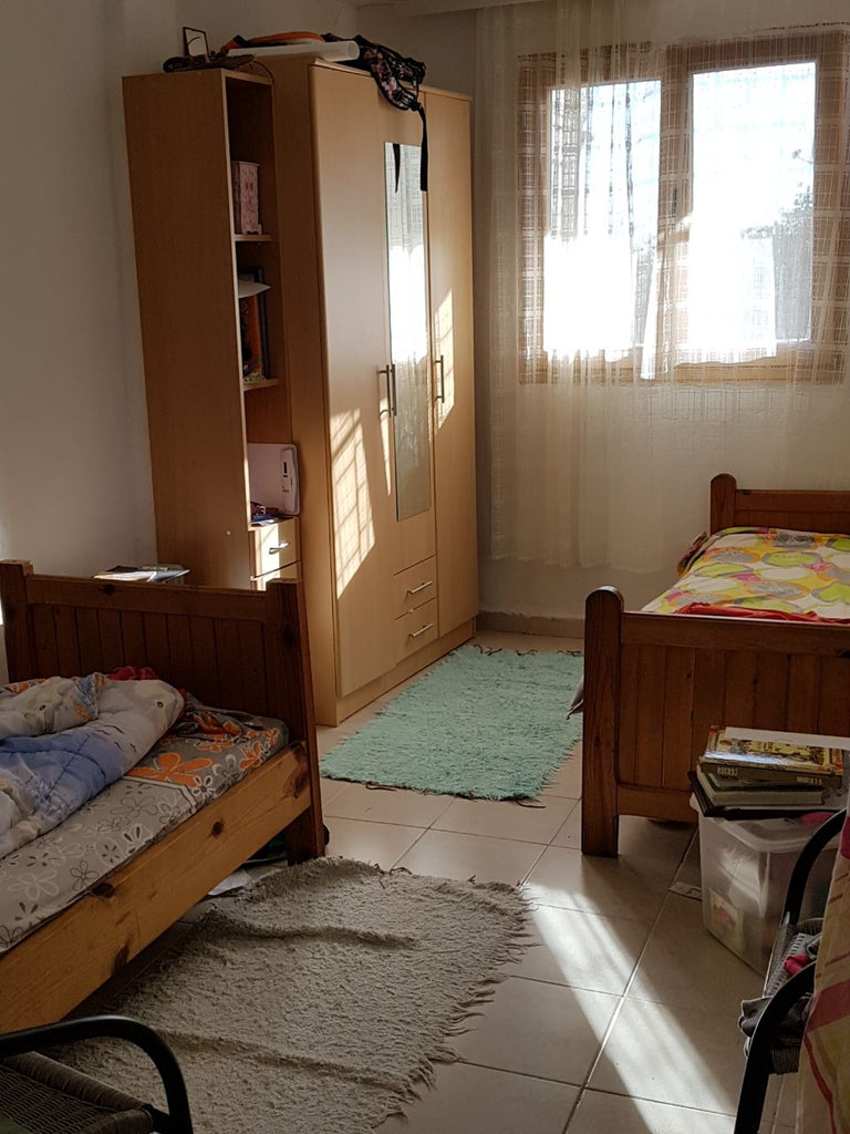 Небольшой домик в пригороде г.Бар