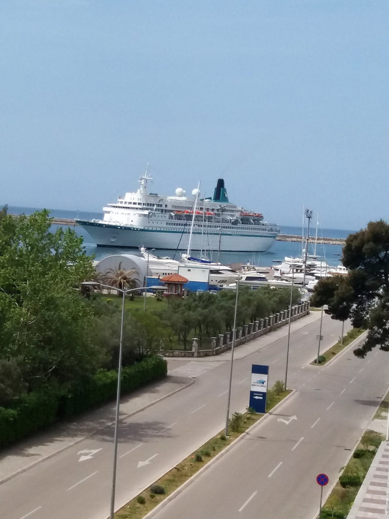 Новая квартира с видом на море в 100 метрах от моря в г.Бар