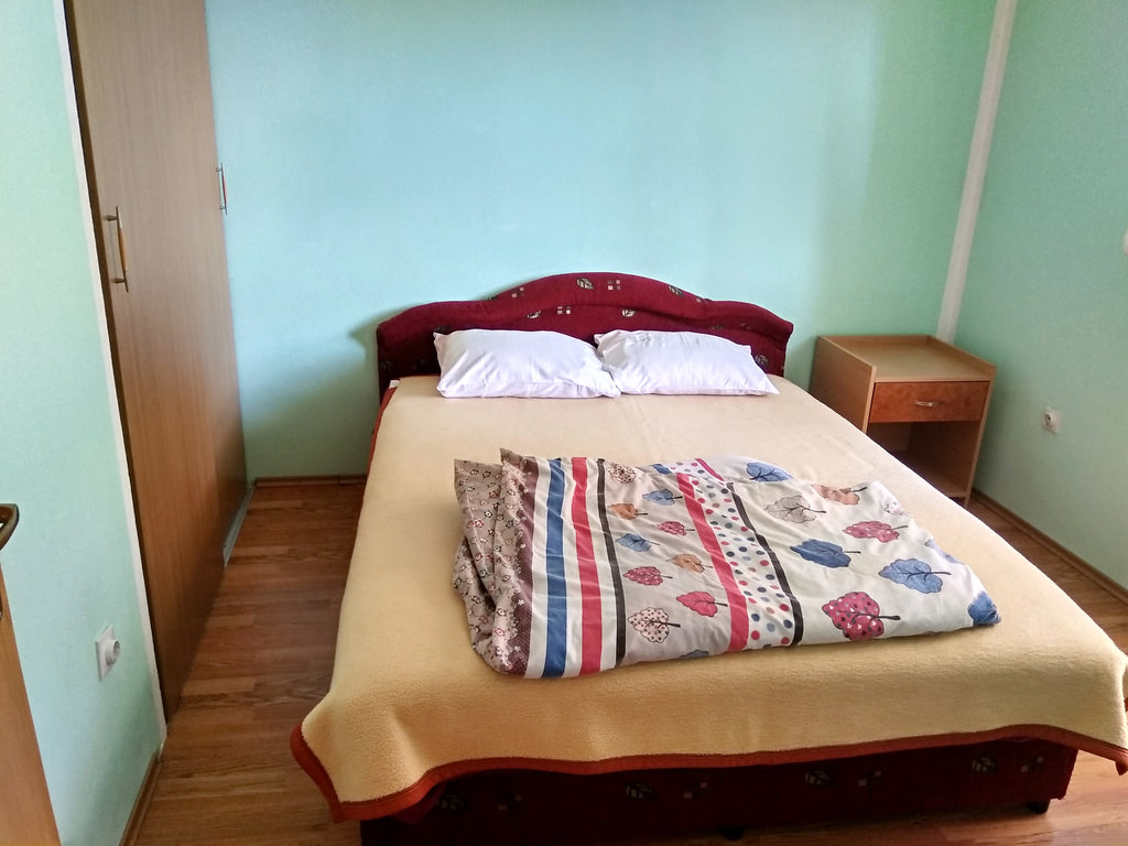 Дом с 5 апартаментами в г.Бар