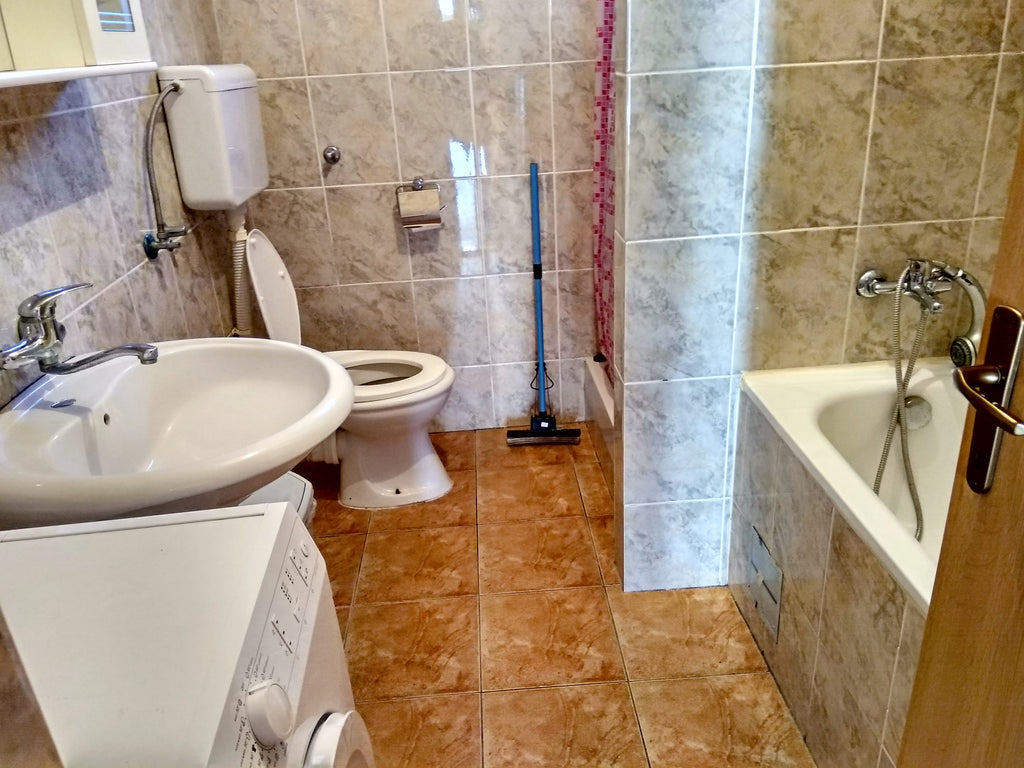 Дом с 5 апартаментами в г.Бар