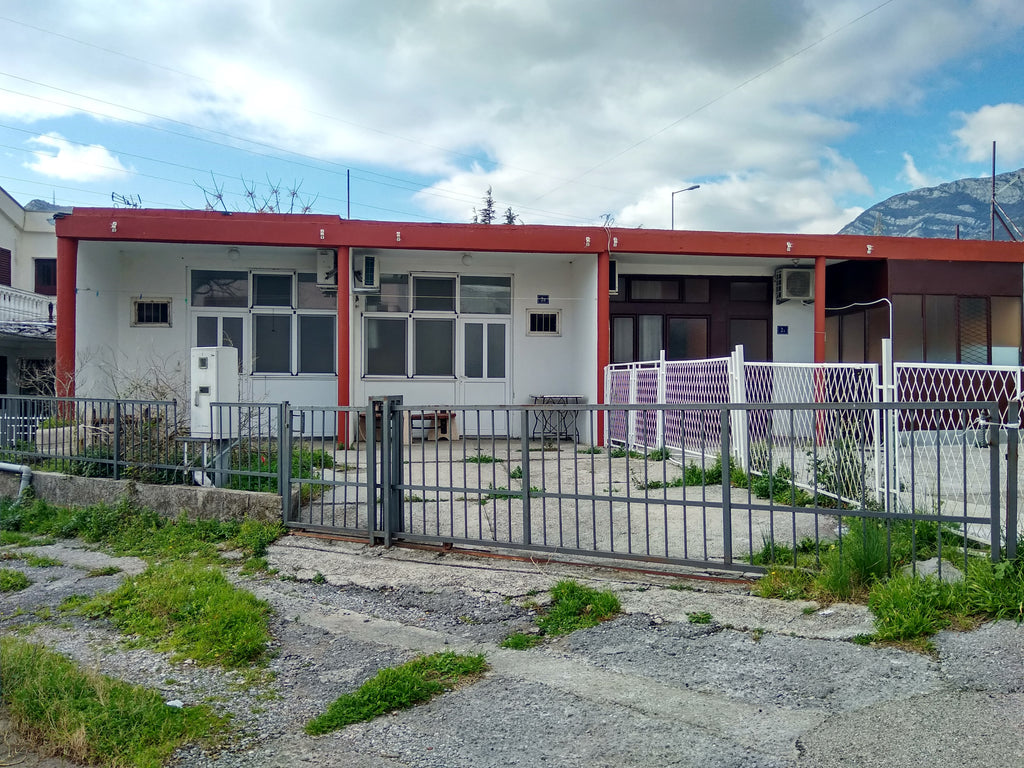 Дом с апартаментами в Сутоморе