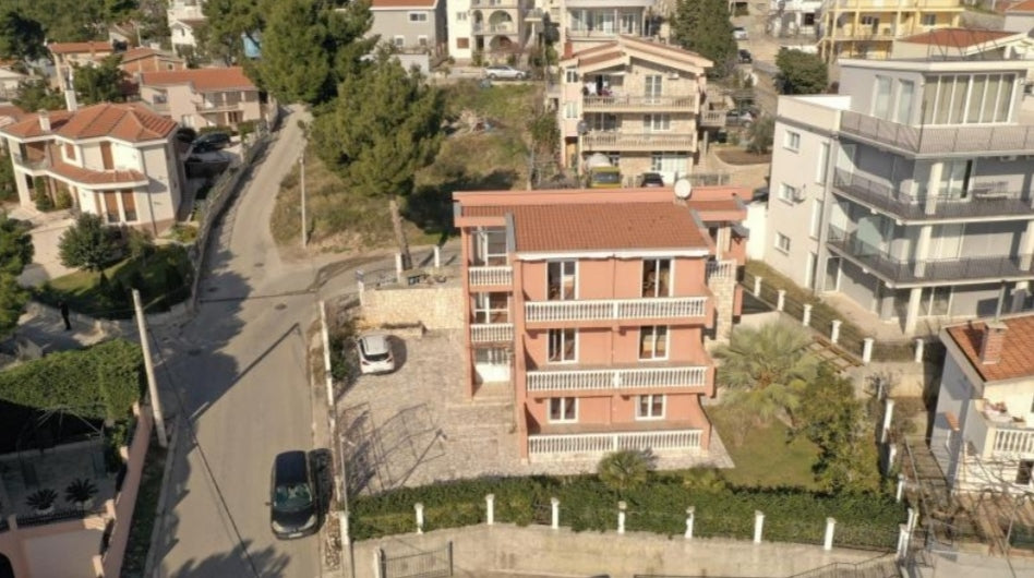 Дом с апартаментами в Баре, Шушань