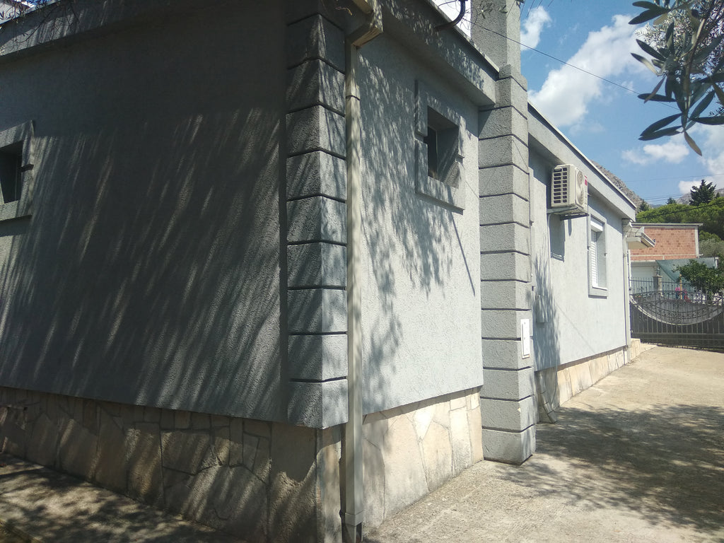 Семейный дом в пригороде г.Бар