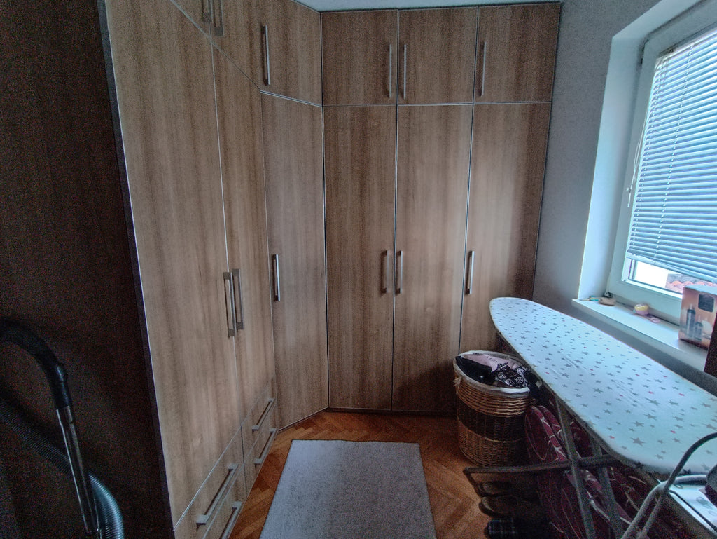 Дом с апартаментами + гостевой дом в г.Бар