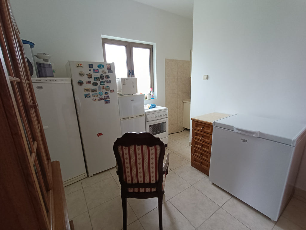 Дом с апартаментами + гостевой дом в г.Бар