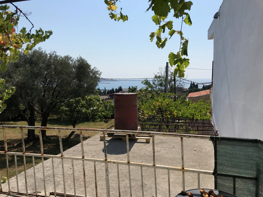 Двухэтажный дом с видом на море в г.Бар, Шушань