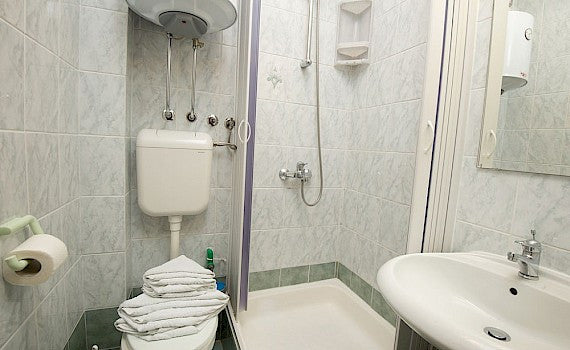 Трёхместный номер в апарт-отеле**** в Бечичи