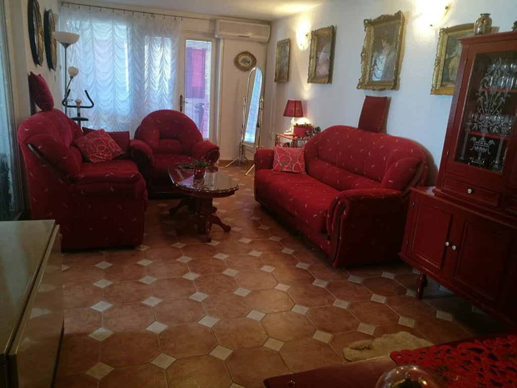 Квартира с 5 спальными комнатами. Вид на море из каждой комнаты!