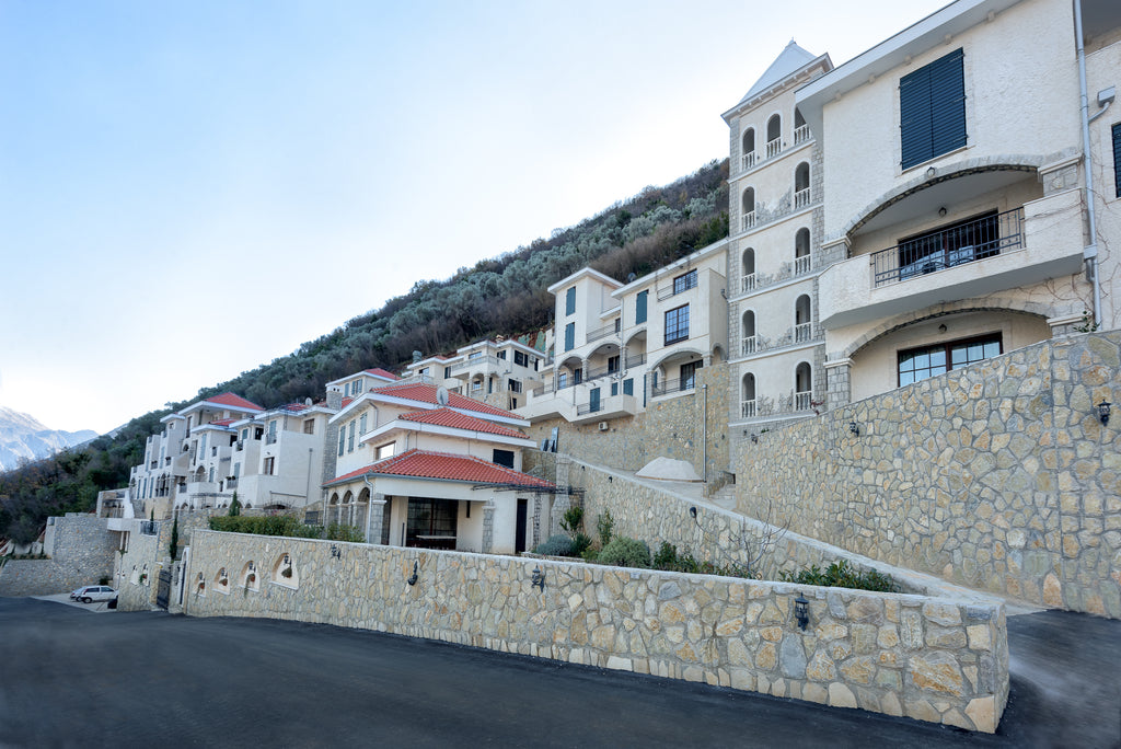 Апартаменты в клубном поселке с бассейном и частным пляжем (Костаница) в 50 метрах от моря