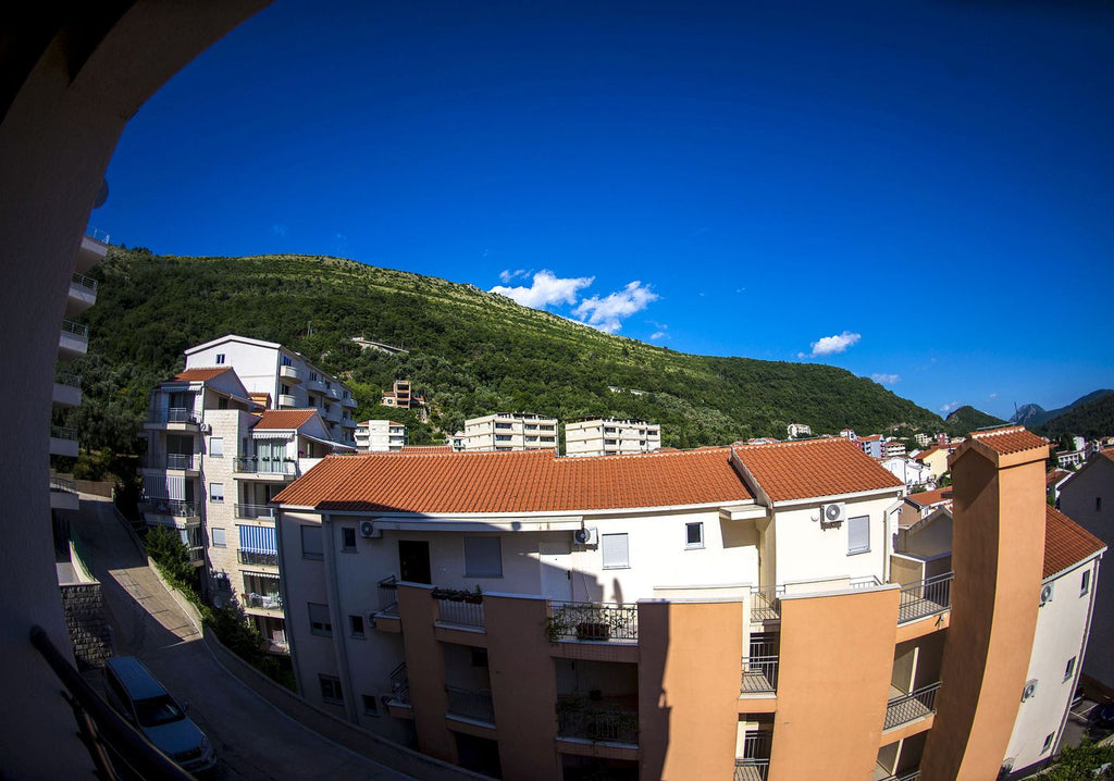 Снижение цены! 2 новые просторные квартиры с видом на море в г.Петровац