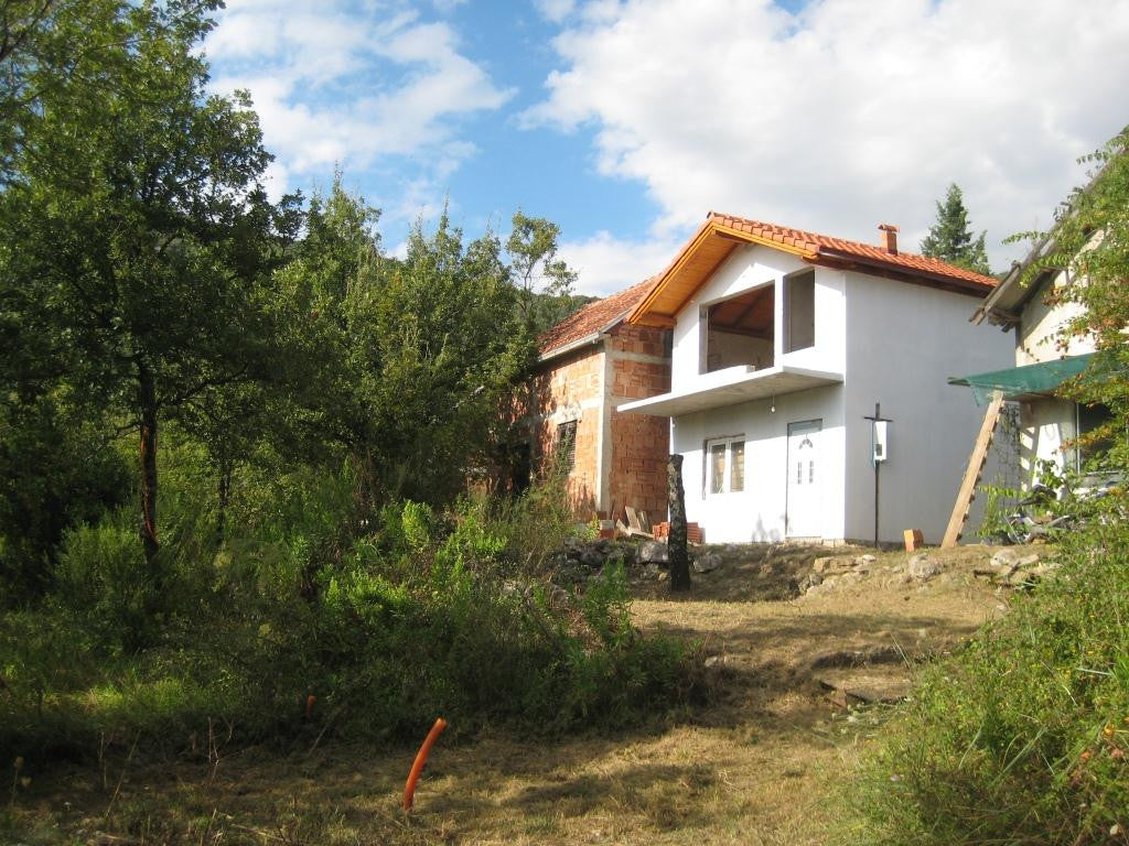 Небольшой новый дом в 4 км от Герцег-Нови и Игало