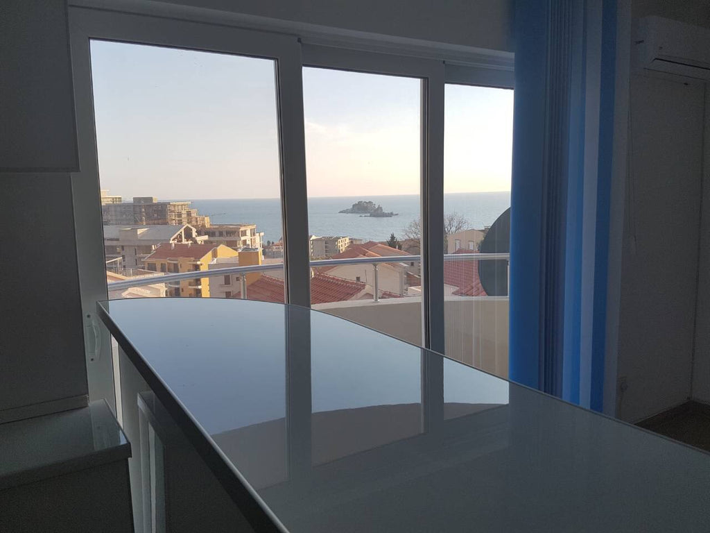 Новая современная квартира с видом на море в г.Петровац