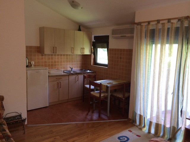 Небольшая уютная квартира в курортном городе Петровац
